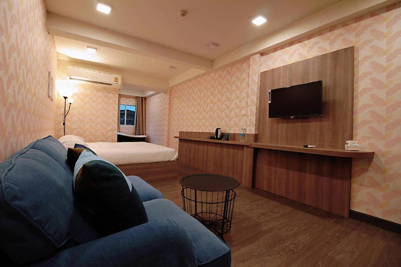 R 17 Living Hotel Бангкок Екстер'єр фото