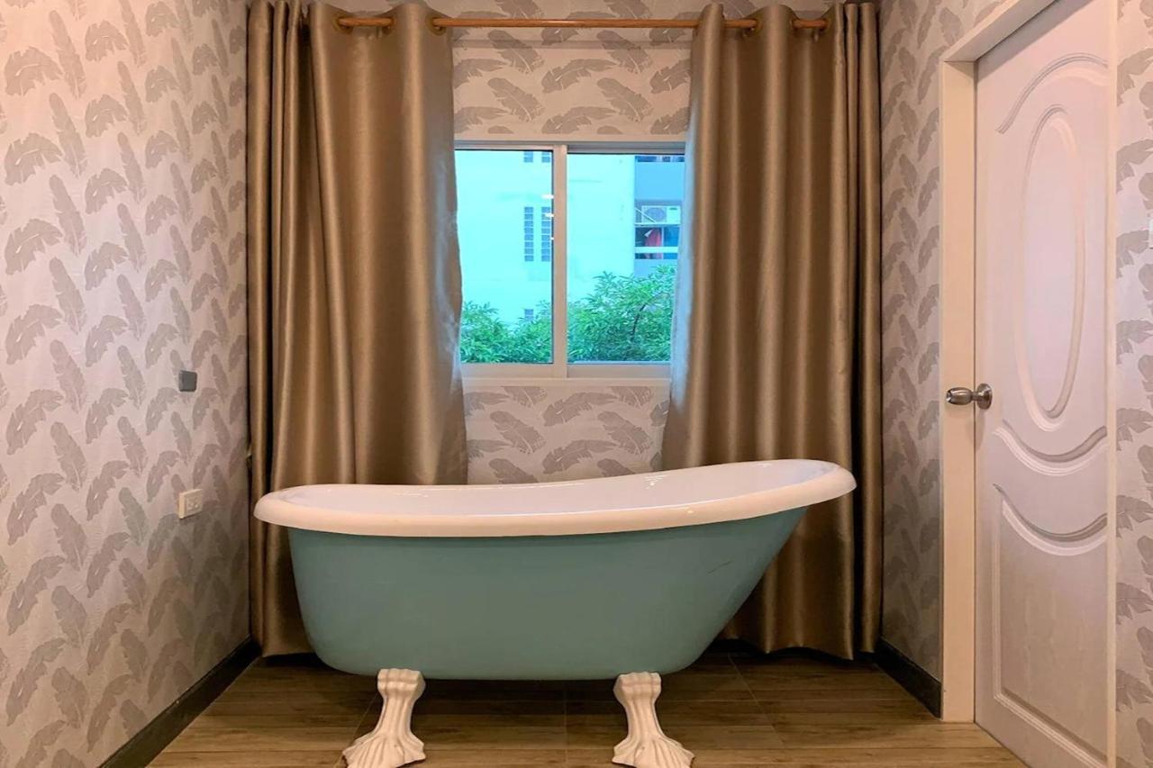 R 17 Living Hotel Бангкок Екстер'єр фото
