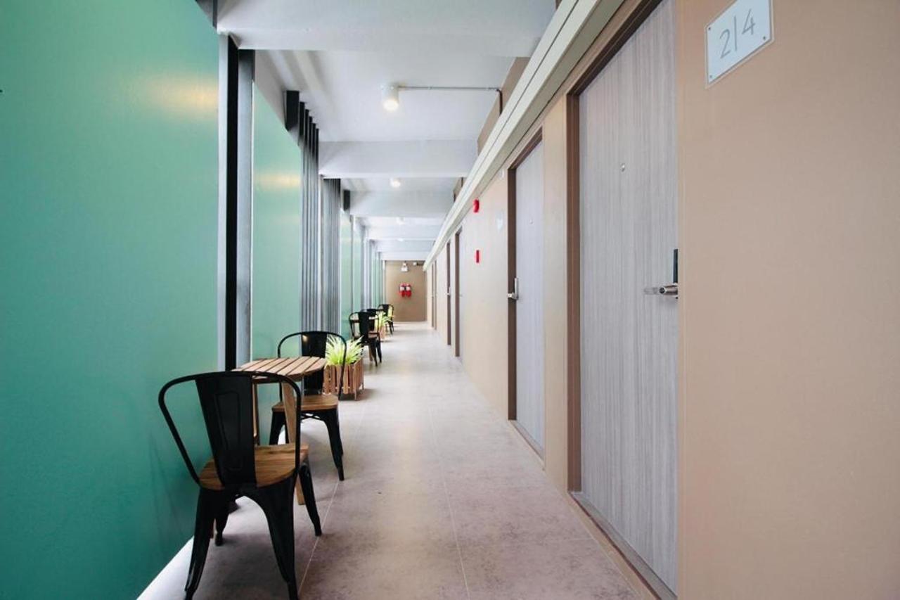 R 17 Living Hotel Бангкок Екстер'єр фото