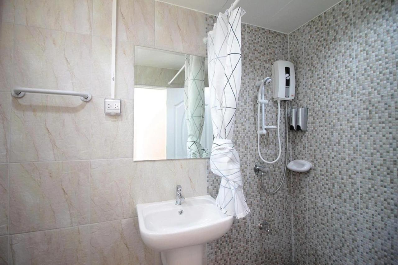 R 17 Living Hotel Бангкок Екстер'єр фото