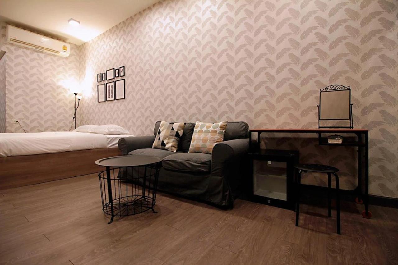 R 17 Living Hotel Бангкок Екстер'єр фото
